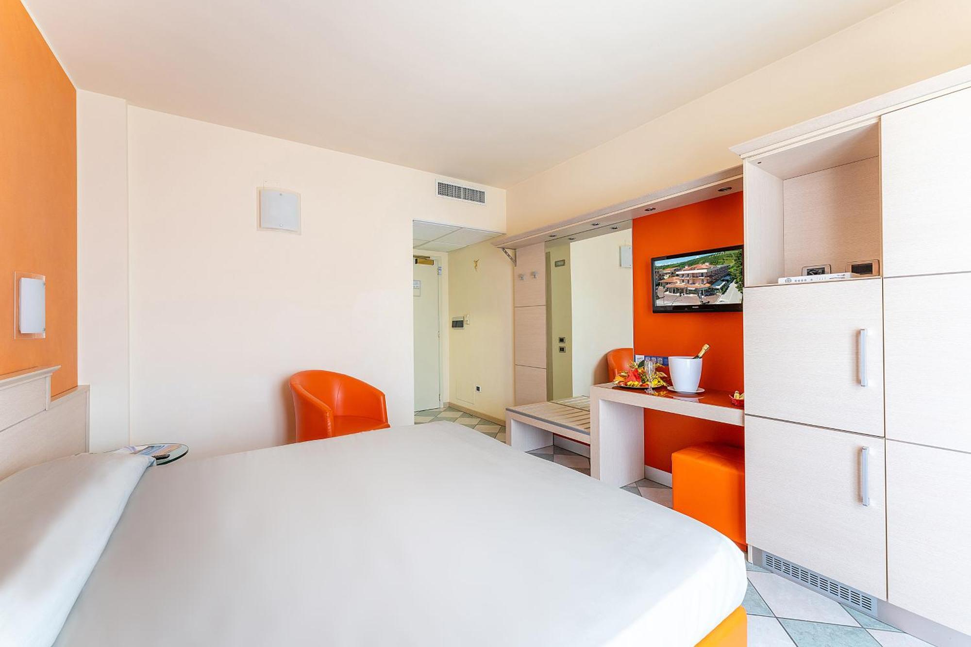 Hotel Villa Elena Tortoreto Esterno foto