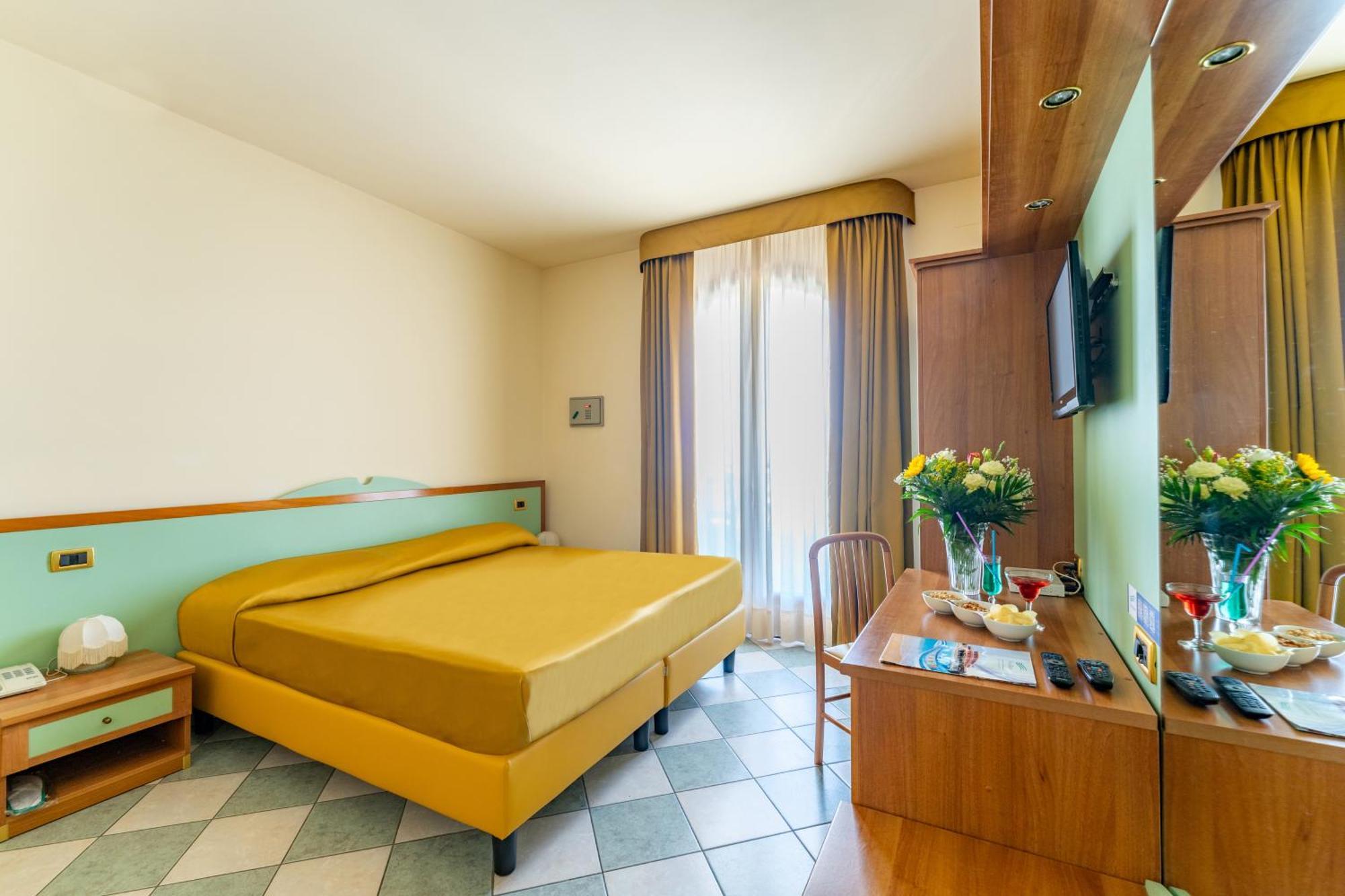 Hotel Villa Elena Tortoreto Esterno foto
